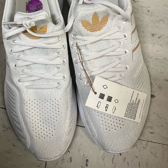 NWT ADIDAS Originals Women's Swift Run 22 Shoes white and gold size 8.5 - Picture 14 of 16